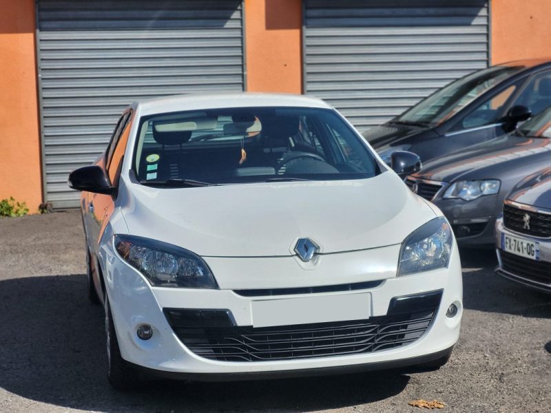 RENAULT MEGANE  3 1.5 DCi 110 cv - Garantie 12 mois - Authentique