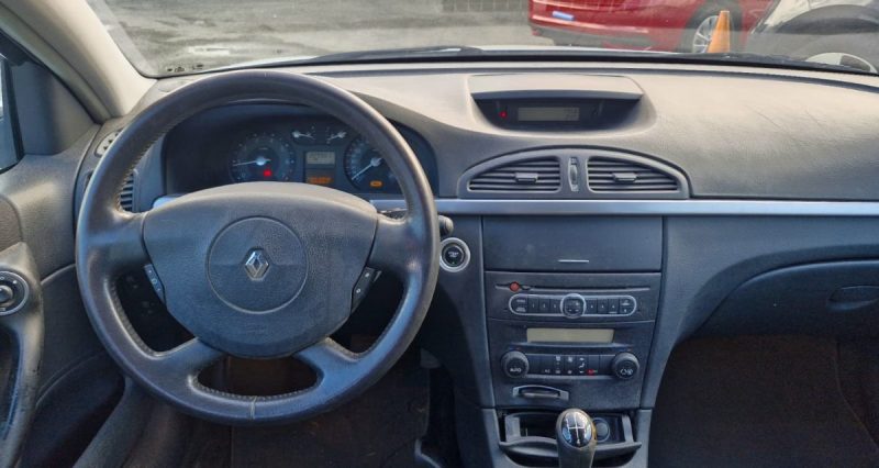 RENAULT LAGUNA II PACK AUTHENTIQUE 1.6 16V ESSENCE 2005