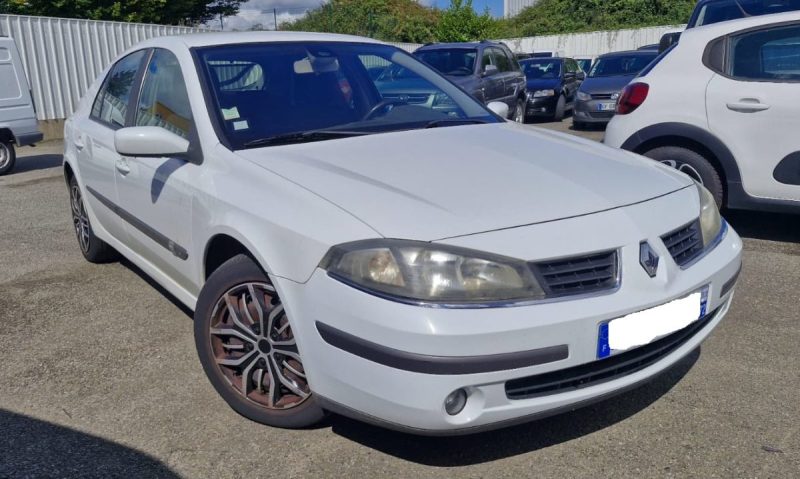 RENAULT LAGUNA II PACK AUTHENTIQUE 1.6 16V ESSENCE 2005