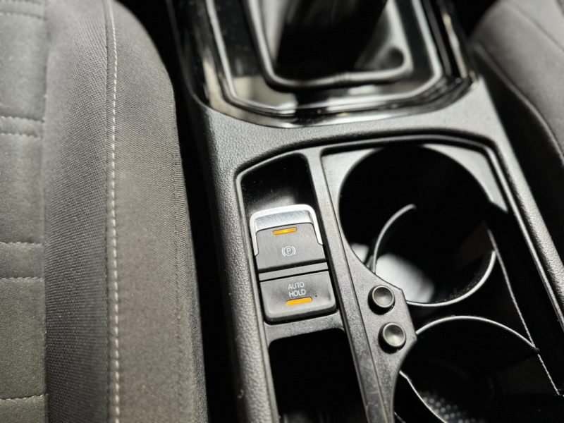 VOLKSWAGEN TOURAN 2.0 TDI 150ch HIGHLINE 7 PL - DISTRI OK - SUIVI COMPLET 