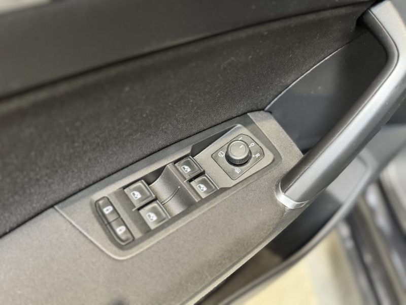 VOLKSWAGEN TOURAN 2.0 TDI 150ch HIGHLINE 7 PL - DISTRI OK - SUIVI COMPLET 