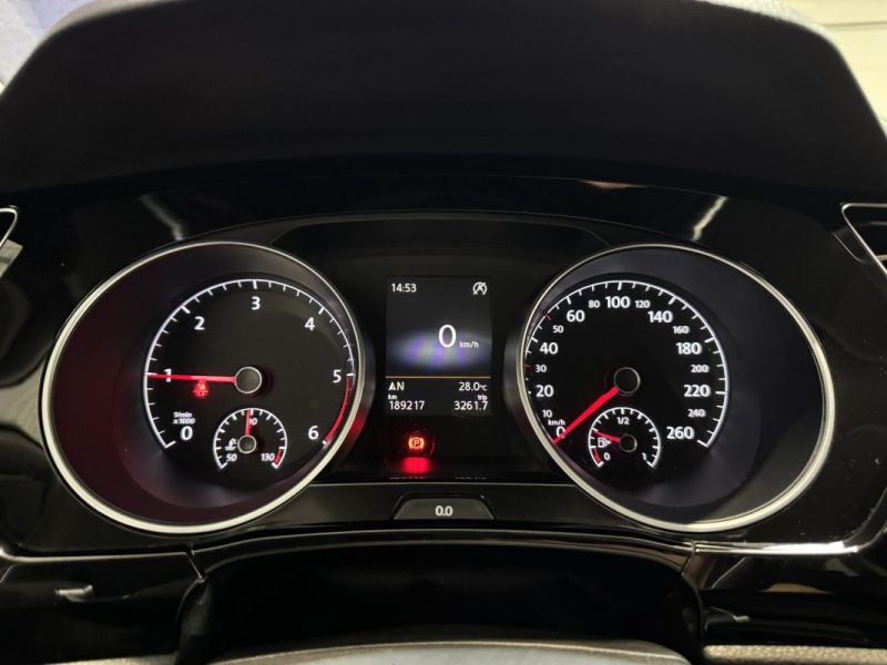 VOLKSWAGEN TOURAN 2.0 TDI 150ch HIGHLINE 7 PL - DISTRI OK - SUIVI COMPLET 