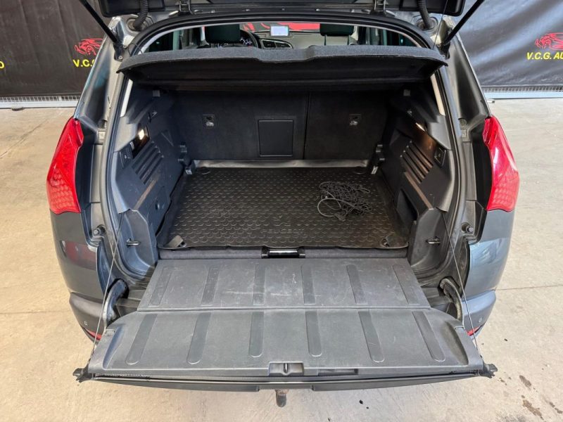 PEUGEOT 3008 1.6 HDi 110 Premium 