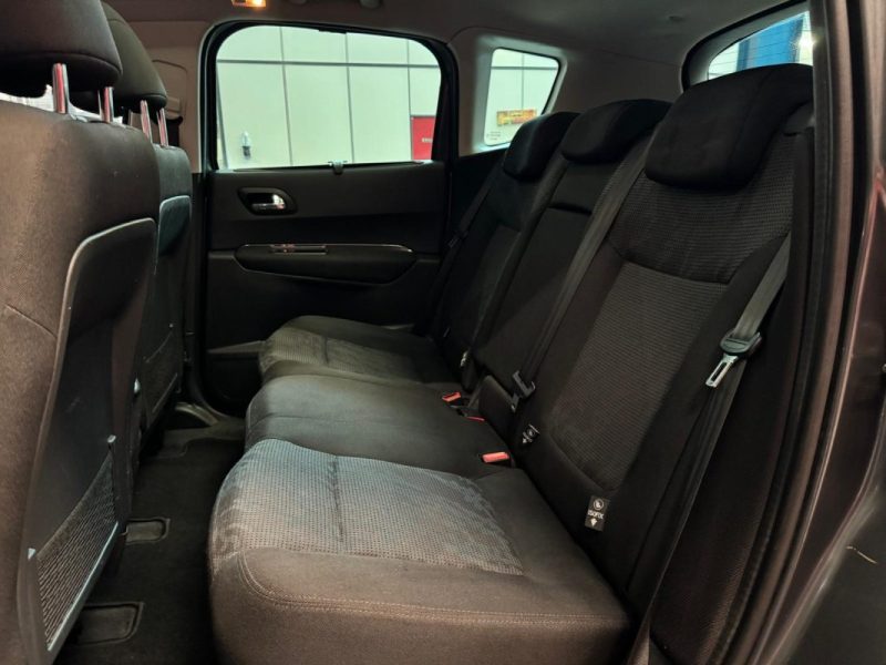 PEUGEOT 3008 1.6 HDi 110 Premium 