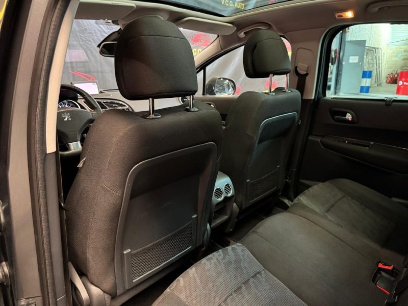 PEUGEOT 3008 1.6 HDi 110 Premium 