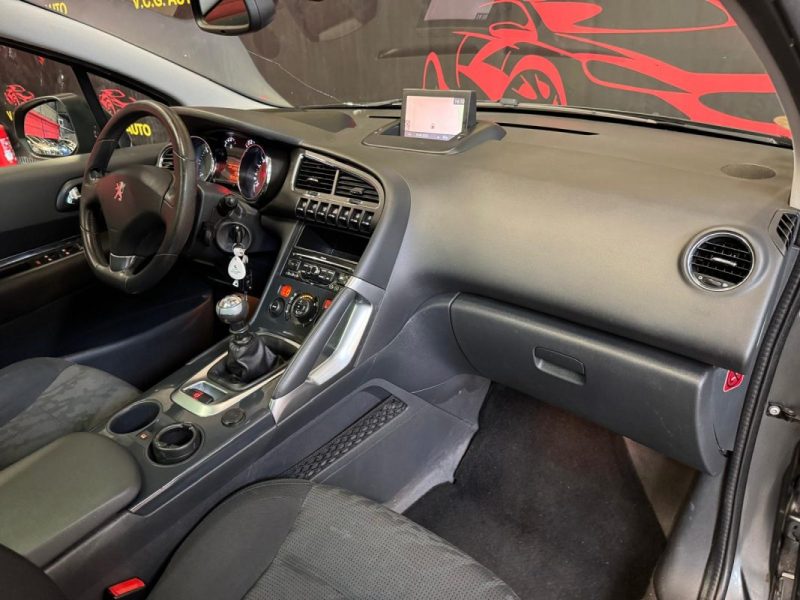 PEUGEOT 3008 1.6 HDi 110 Premium 