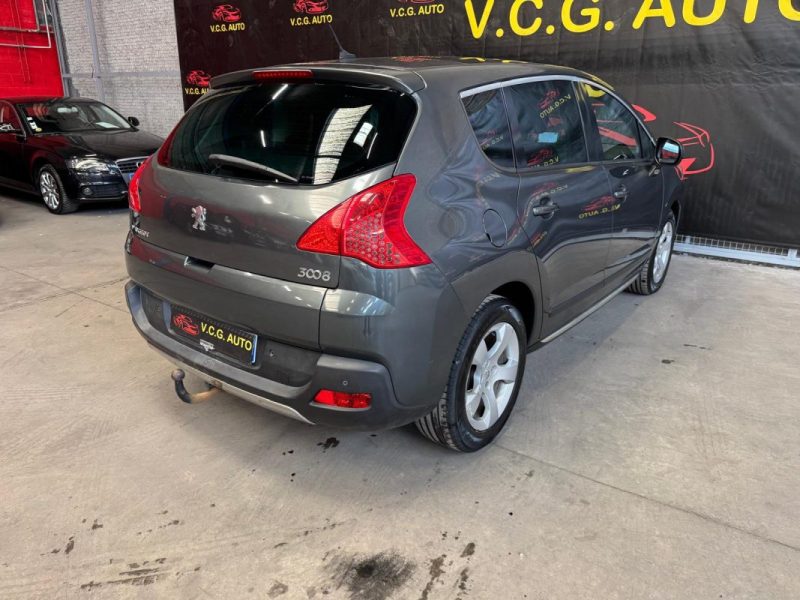 PEUGEOT 3008 1.6 HDi 110 Premium 
