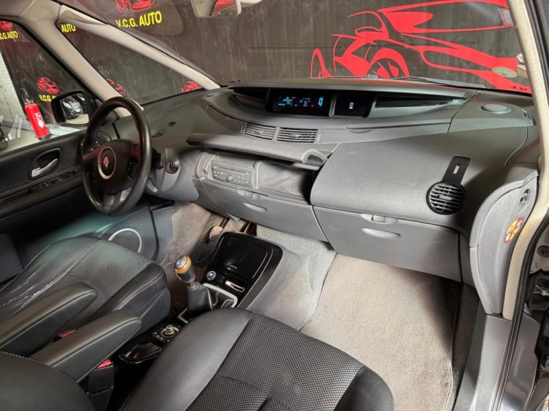 RENAULT ESPACE 2.0 dCi 150ch 25th 