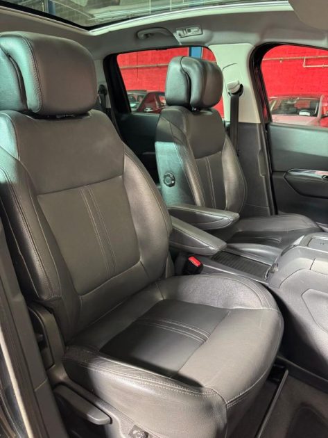 PEUGEOT 5008 1.6 HDi 112 Premium