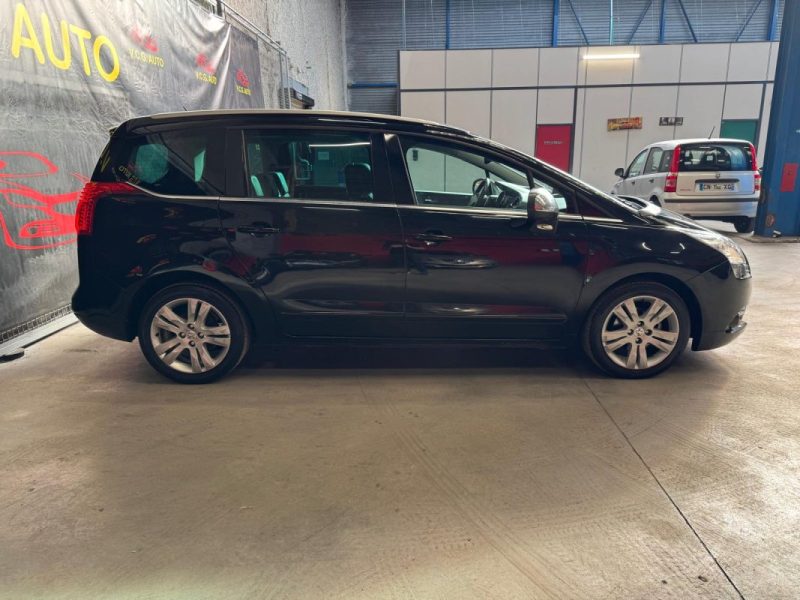 PEUGEOT 5008 1.6 HDi 112 Premium