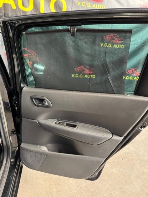 PEUGEOT 5008 1.6 HDi 112 Premium