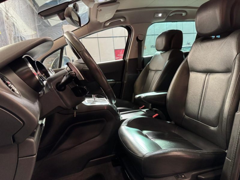 PEUGEOT 5008 1.6 HDi 112 Premium