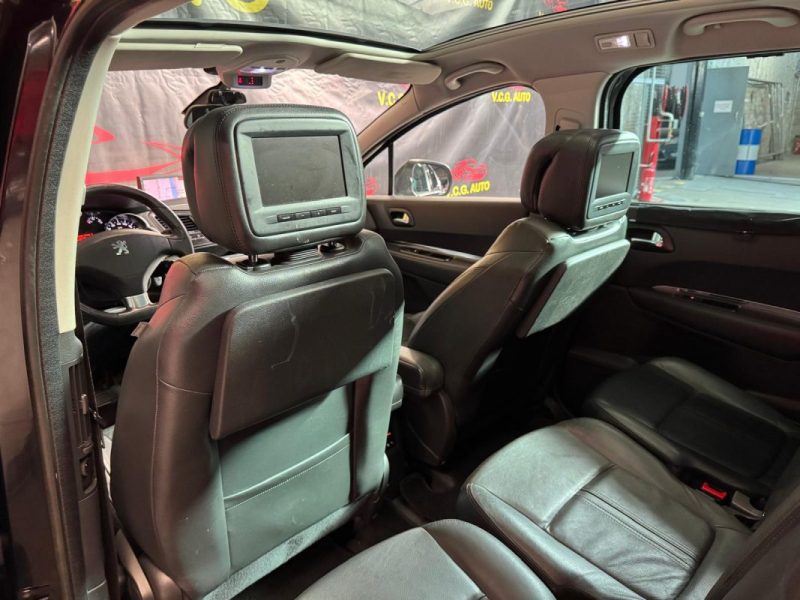 PEUGEOT 5008 1.6 HDi 112 Premium