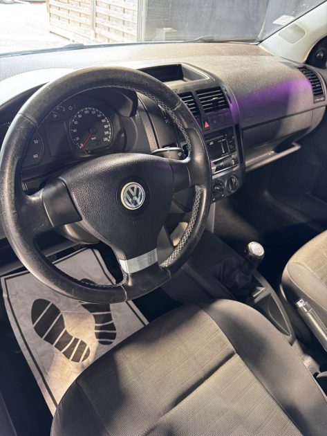 VOLKSWAGEN POLO 2007 révisé 