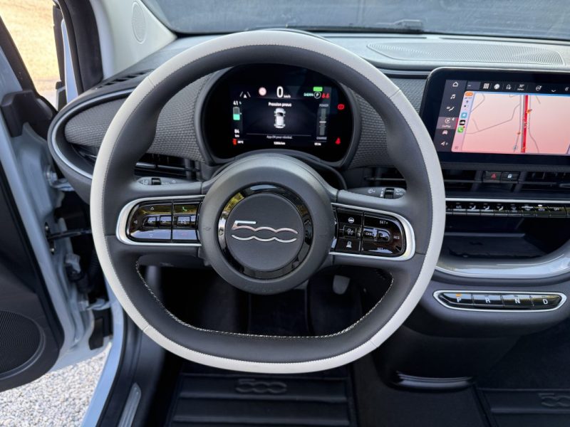 500C E 118ch 42KWH LA PRIMA CAR PLAY CAMERA