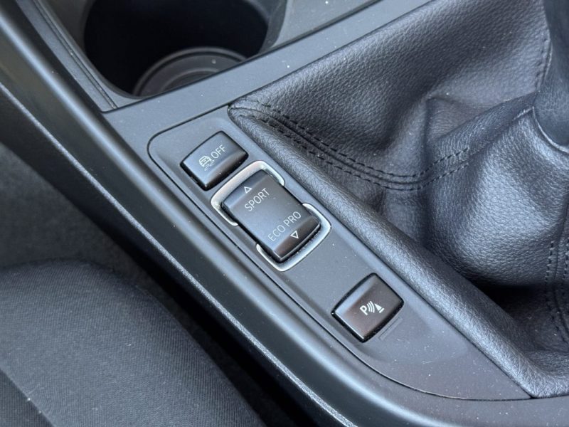 BMW SERIE 118i 136ch Lounge 5p - Entretien Complet