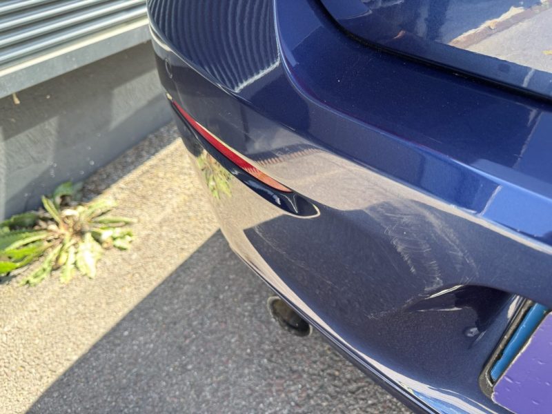 BMW SERIE 118i 136ch Lounge 5p - Entretien Complet