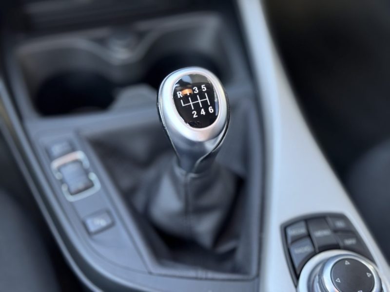 BMW SERIE 118i 136ch Lounge 5p - Entretien Complet