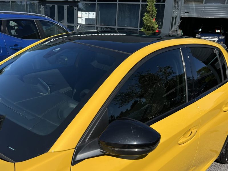 PEUGEOT 208 GT 1.2 130 Cv BVA8 TOIT PANORAMIQUE COMPTEUR 3D APPLE CARPLAY CRIT AIR 1 - GARANTIE 1 AN