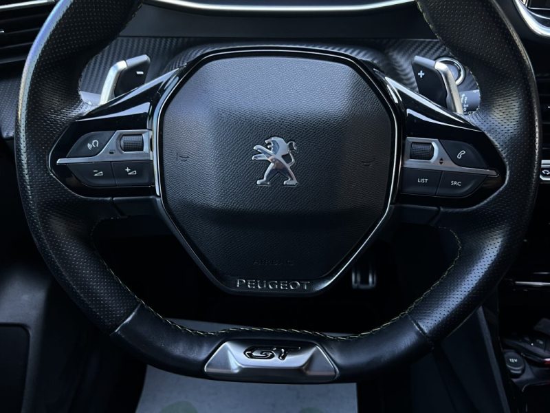 PEUGEOT 208 GT 1.2 130 Cv BVA8 TOIT PANORAMIQUE COMPTEUR 3D APPLE CARPLAY CRIT AIR 1 - GARANTIE 1 AN
