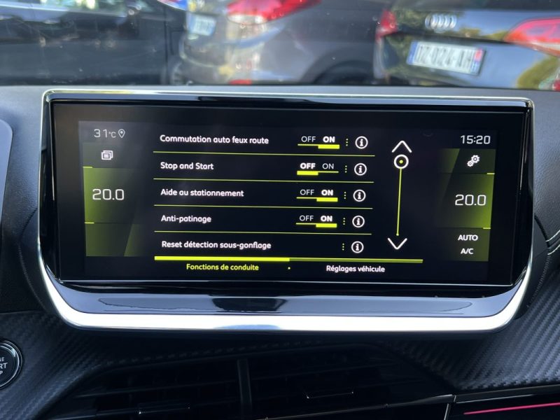 PEUGEOT 208 GT 1.2 130 Cv BVA8 TOIT PANORAMIQUE COMPTEUR 3D APPLE CARPLAY CRIT AIR 1 - GARANTIE 1 AN