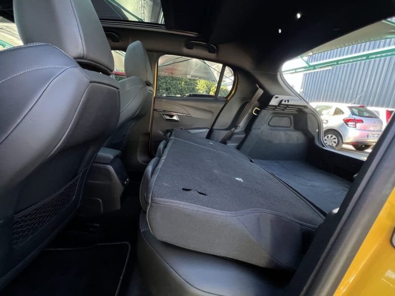 PEUGEOT 208 GT 1.2 130 Cv BVA8 TOIT PANORAMIQUE COMPTEUR 3D APPLE CARPLAY CRIT AIR 1 - GARANTIE 1 AN