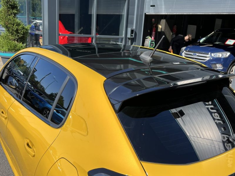 PEUGEOT 208 GT 1.2 130 Cv BVA8 TOIT PANORAMIQUE COMPTEUR 3D APPLE CARPLAY CRIT AIR 1 - GARANTIE 1 AN