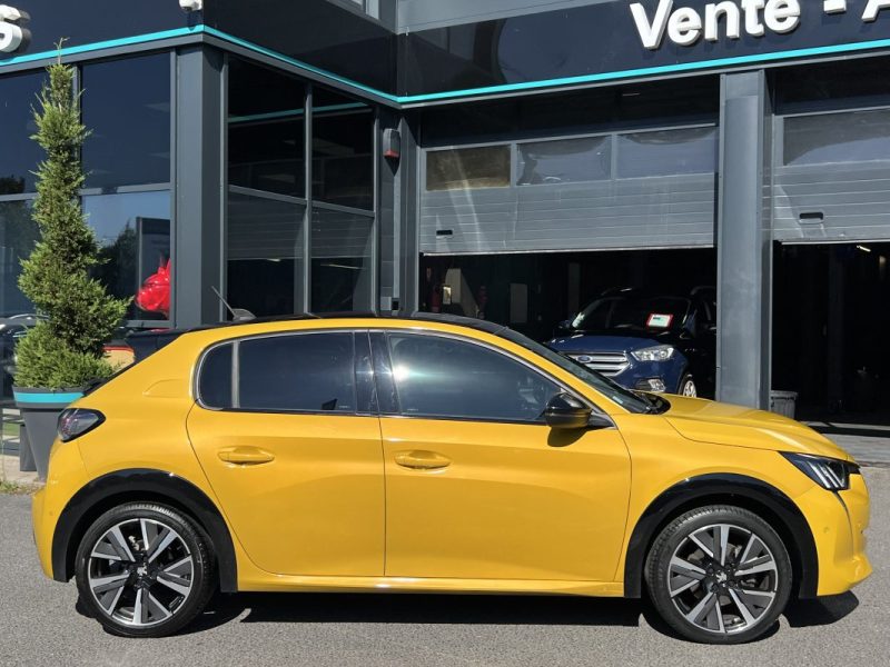 PEUGEOT 208 GT 1.2 130 Cv BVA8 TOIT PANORAMIQUE COMPTEUR 3D APPLE CARPLAY CRIT AIR 1 - GARANTIE 1 AN