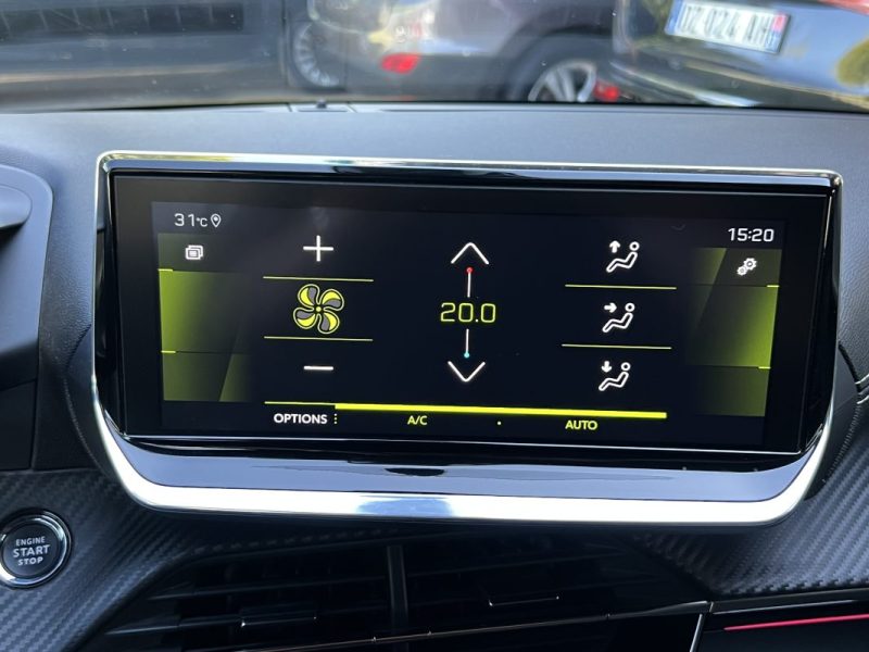 PEUGEOT 208 GT 1.2 130 Cv BVA8 TOIT PANORAMIQUE COMPTEUR 3D APPLE CARPLAY CRIT AIR 1 - GARANTIE 1 AN