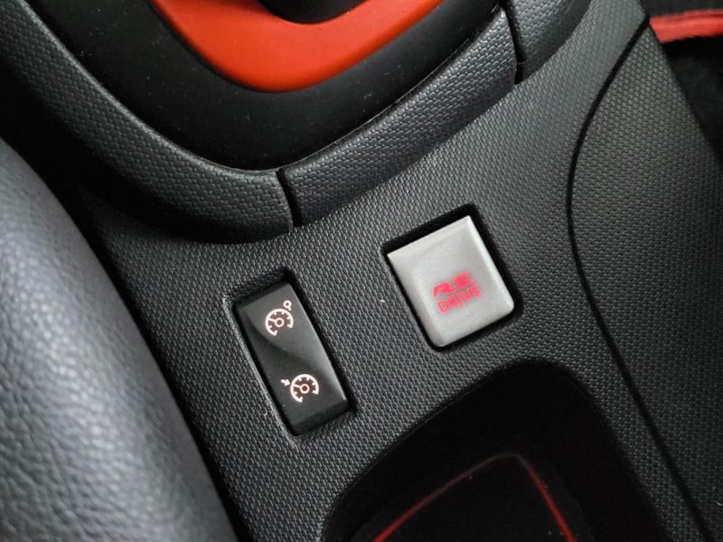 RENAULT CLIO 1.6 T RS TURBO EDC 200ch