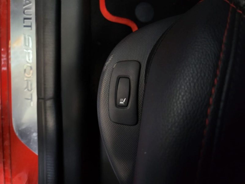 RENAULT CLIO 1.6 T RS TURBO EDC 200ch