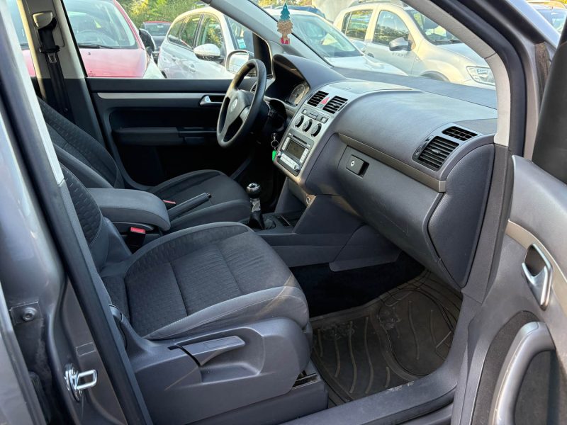 VOLKSWAGEN TOURAN 1.9 TDI 105 CONFORT 5P distribution neuf garantie 12 mois