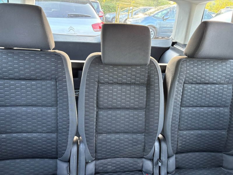 VOLKSWAGEN TOURAN 1.9 TDI 105 CONFORT 5P distribution neuf garantie 12 mois