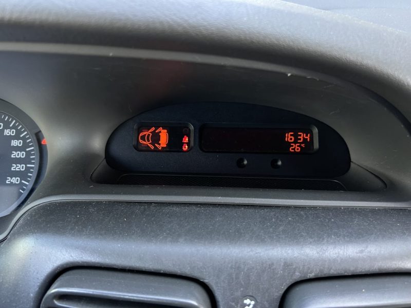 RENAULT SCENIC 1 FAIRWAY 1.8 i 16V 116 Cv 69 900 Kms CLIMATISATION INTERIEUR SEMI CUIR - Garantie1an