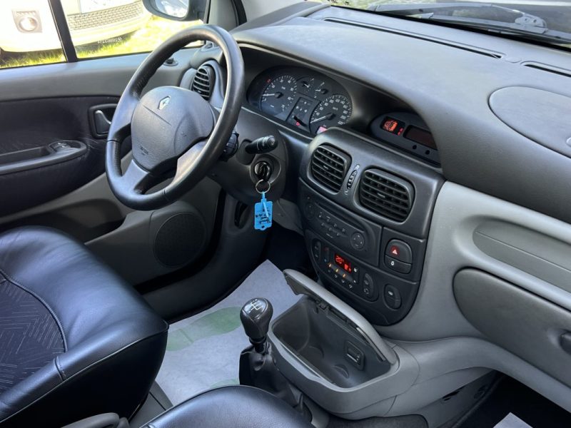 RENAULT SCENIC 1 FAIRWAY 1.8 i 16V 116 Cv 69 900 Kms CLIMATISATION INTERIEUR SEMI CUIR - Garantie1an