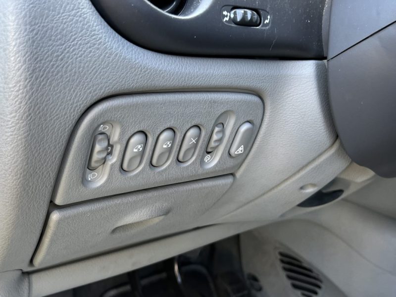 RENAULT SCENIC 1 FAIRWAY 1.8 i 16V 116 Cv 69 900 Kms CLIMATISATION INTERIEUR SEMI CUIR - Garantie1an