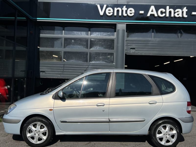 RENAULT SCENIC 1 FAIRWAY 1.8 i 16V 116 Cv 69 900 Kms CLIMATISATION INTERIEUR SEMI CUIR - Garantie1an