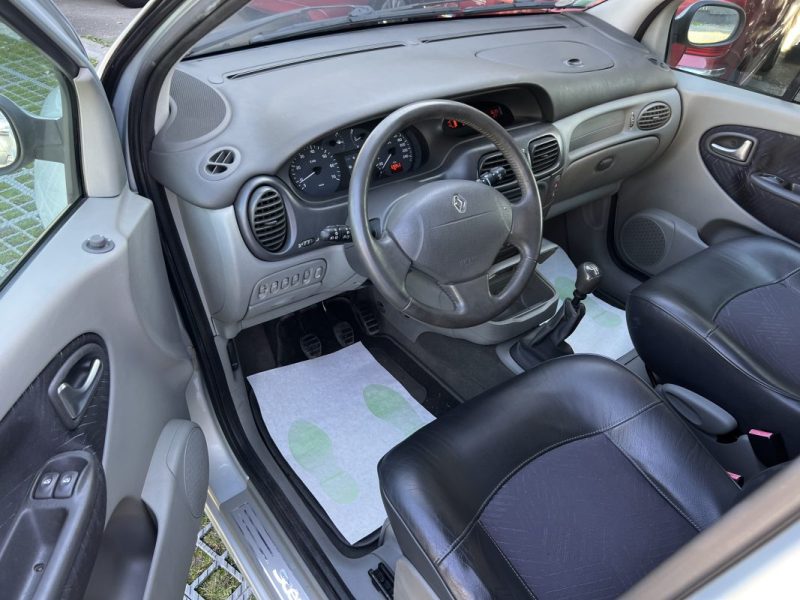 RENAULT SCENIC 1 FAIRWAY 1.8 i 16V 116 Cv 69 900 Kms CLIMATISATION INTERIEUR SEMI CUIR - Garantie1an