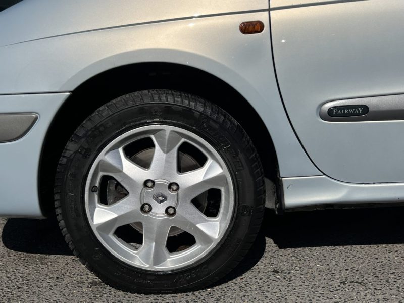 RENAULT SCENIC 1 FAIRWAY 1.8 i 16V 116 Cv 69 900 Kms CLIMATISATION INTERIEUR SEMI CUIR - Garantie1an