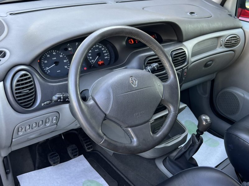 RENAULT SCENIC 1 FAIRWAY 1.8 i 16V 116 Cv 69 900 Kms CLIMATISATION INTERIEUR SEMI CUIR - Garantie1an