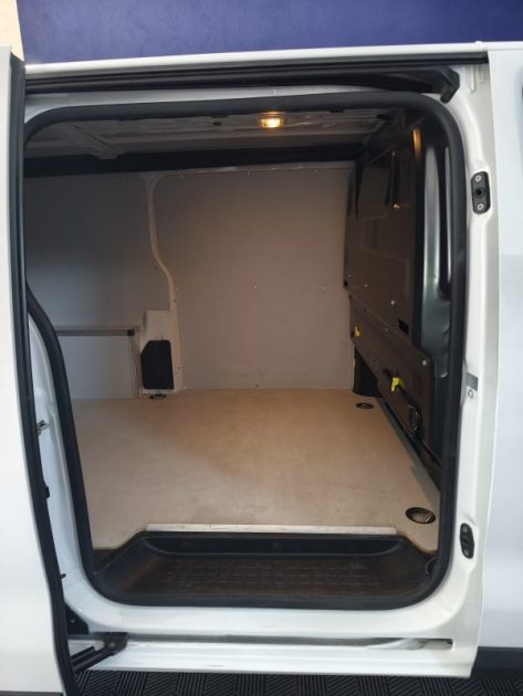 OPEL VIVARO 2.0 BLUEHDI 145 Cv BOITE AUTOMATIQUE EAT 8 - ENTRETIEN A JOUR - CLIMATISATION - TVA RECU