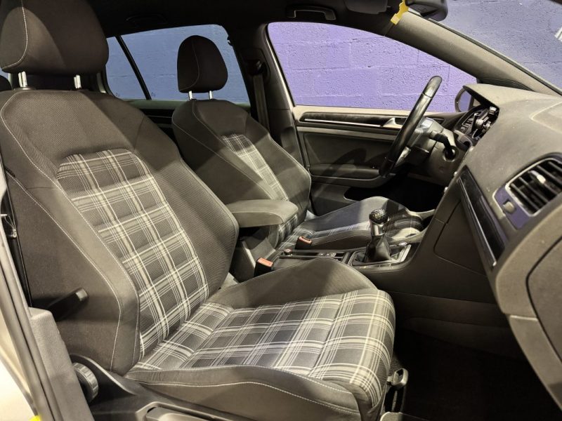 VOLKSWAGEN GOLF 2014