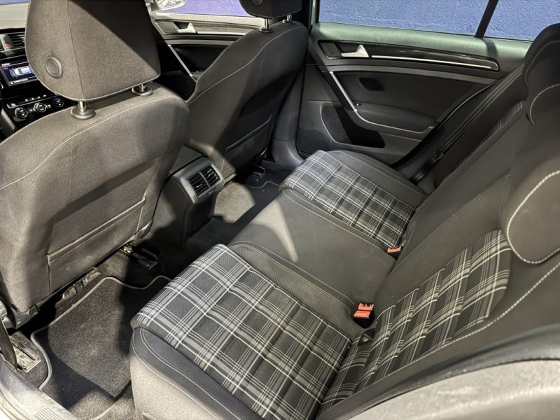 VOLKSWAGEN GOLF 2014