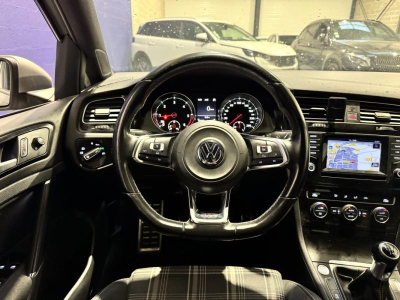 VOLKSWAGEN GOLF 2014
