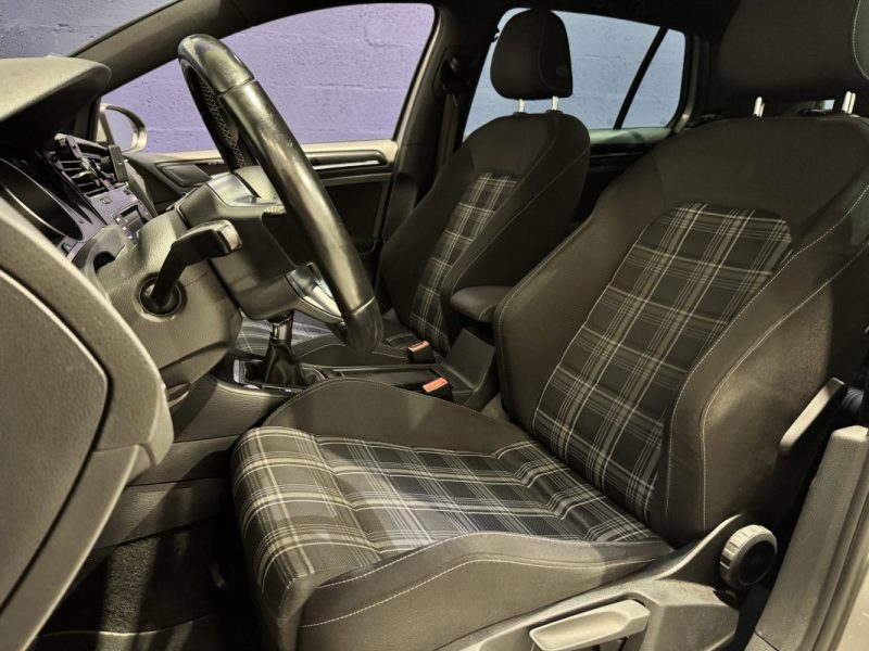 VOLKSWAGEN GOLF 2014