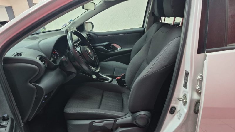 TOYOTA YARIS 116cv FRANCE BUSINESS HYBRIDE/1 ERE MAIN/TVA RECUPERABLE