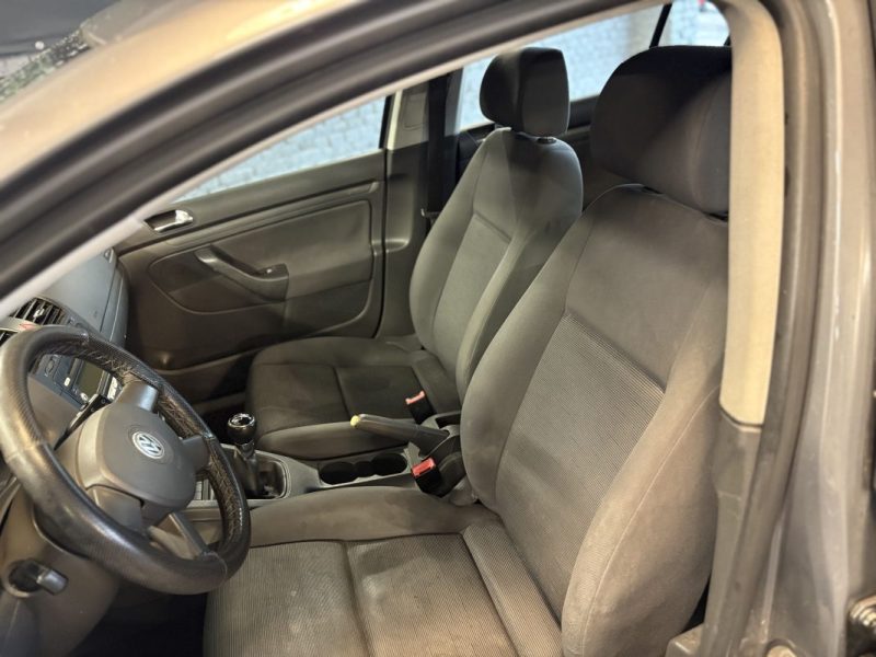 VOLKSWAGEN GOLF 2005