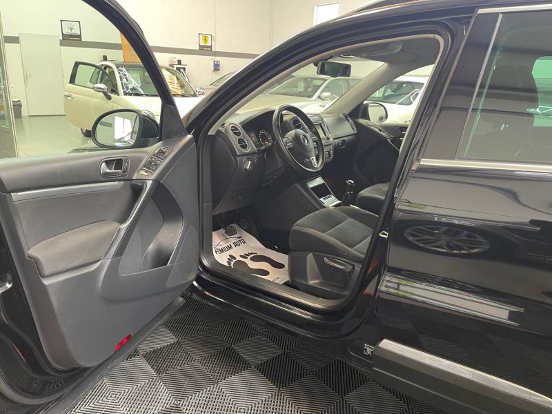 VOLKSWAGEN TIGUAN GARANTIE 12 MOIS 2.0 TDI 140ch BlueMotion SPORTLINE 4MOTION  2EME MAIN, SUPER ETAT