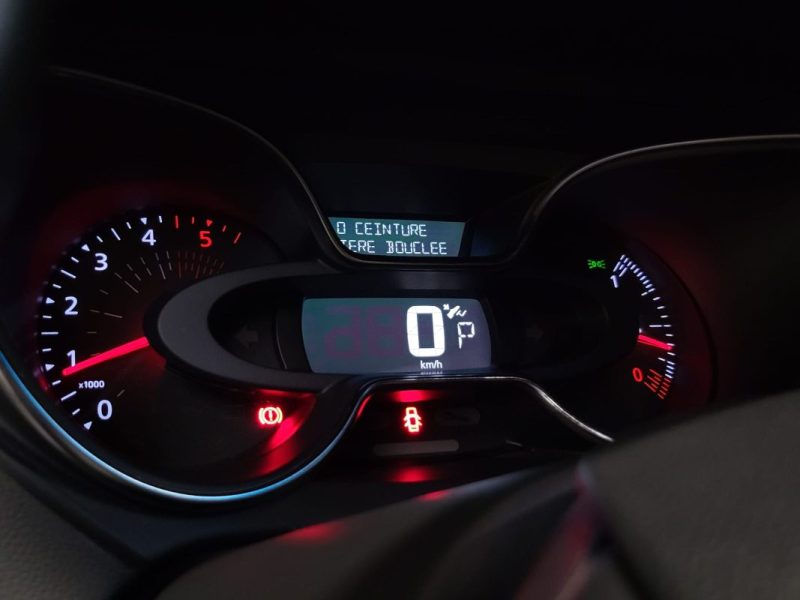 RENAULT CAPTUR PH2 1.5 dCi 90cv INTENS EDC CAMERA / KEYLESS / ANGLE MORTS / SUIVI RENAULT