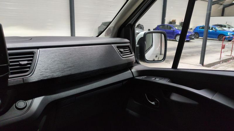 Renault Trafic fourgon nouveau L2h1 3t blue dci 170 auto extra + plancher bois + radars av